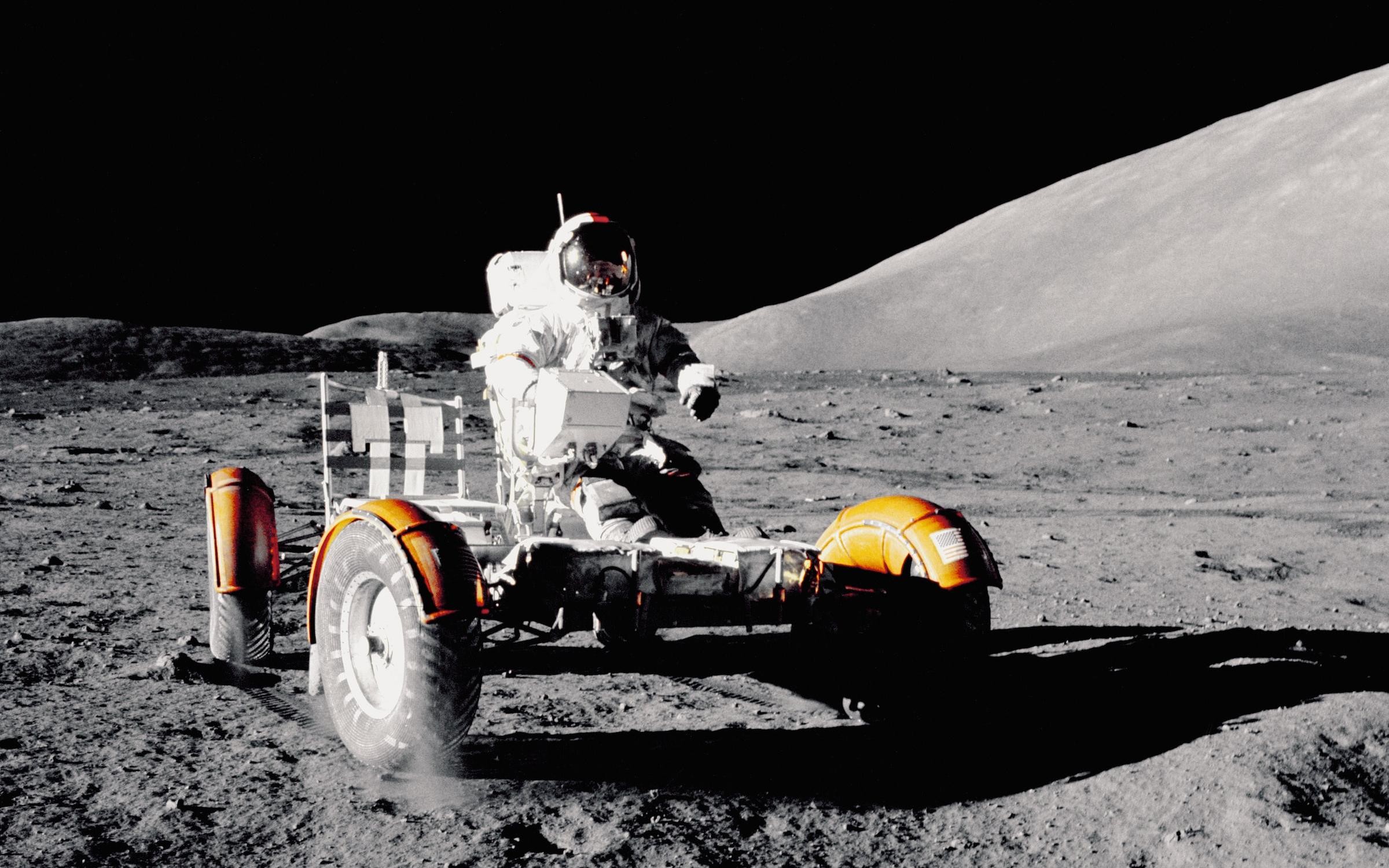 История автоспорта в космосе: гонки на Луне и Марсе